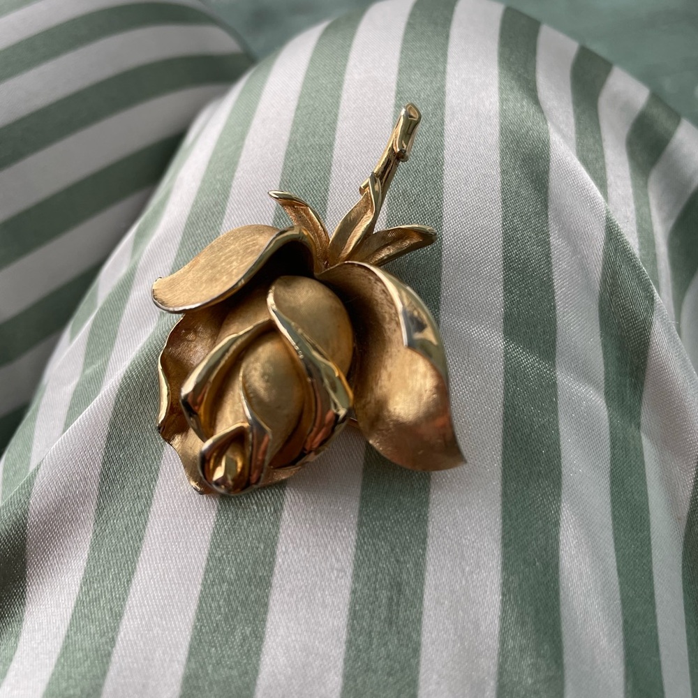 Vintage 18k Gold Plated Rose Brooch - Picture 3 of 10